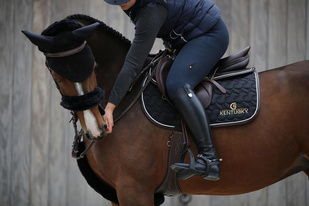 Lammfell Nasenriemenschoner - Kentucky Horsewear